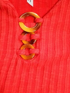 Red Ribbed V-Neck Women’s Top with Decorative Rings